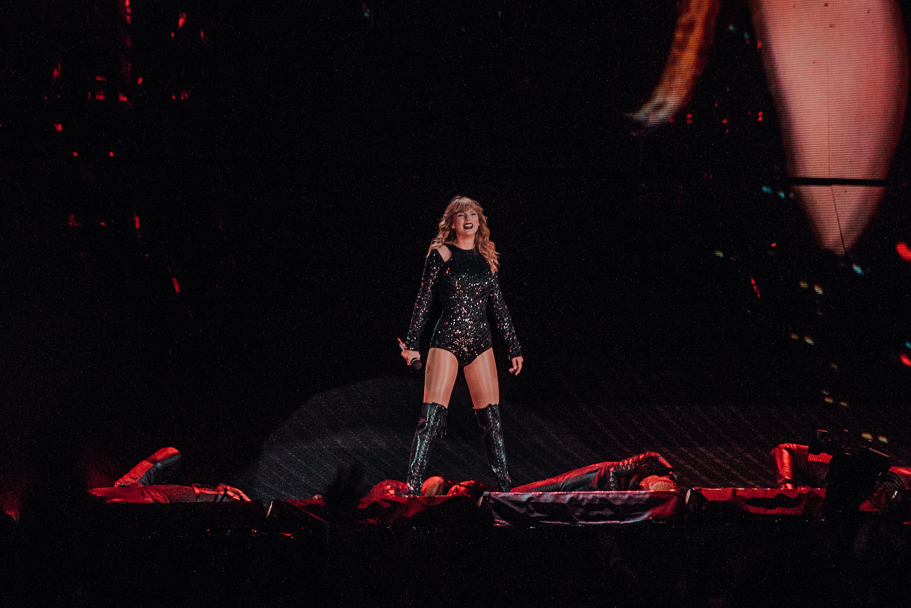 REVIEW: Taylor Swift w/ Camila Cabello & Charli XCX | 8.25.18 at Nissan Stadium [PHOTOS]