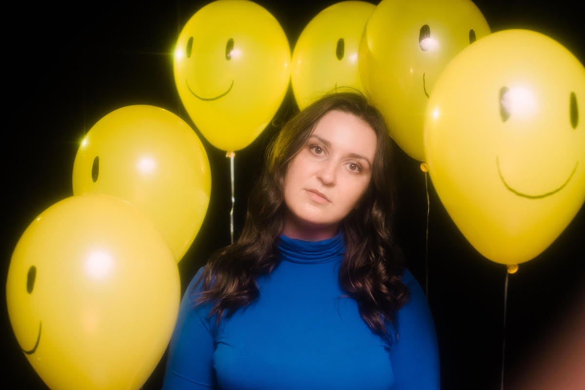 [NO COUNTRY PREMIERE] Hadley Kennary Explores the Impatience of Healing with “Everything Hurts”