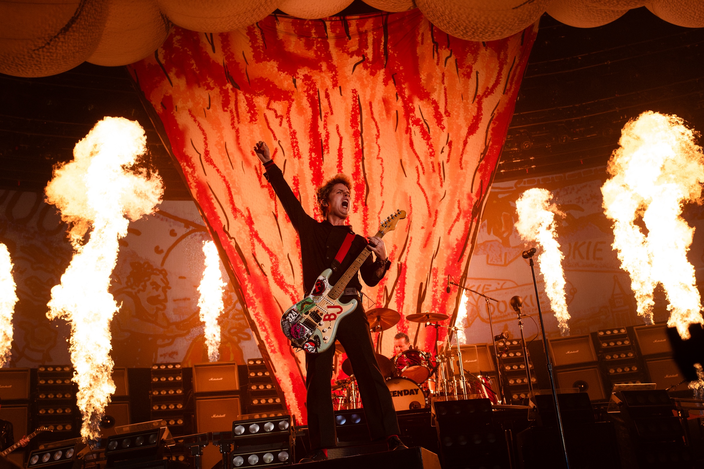 REVIEW: Green Day w/ The Smashing Pumpkins, Rancid, The Linda Lindas | 8.30.24 @ Geodis Park [PHOTOS]