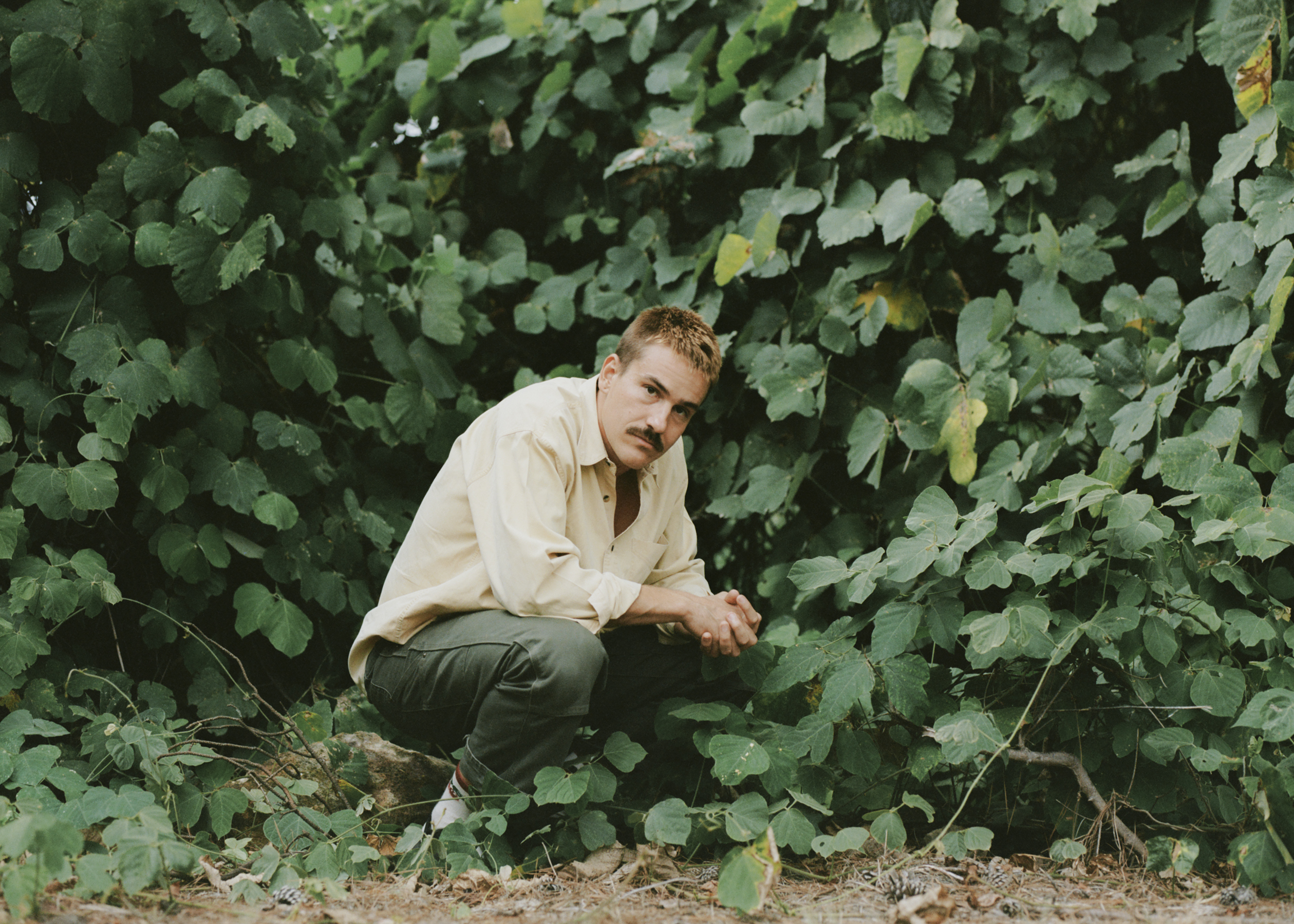 Medium Build to Play Free, Acoustic Show at East Nashville’s Garage Sale Vintage Tonight, June 11