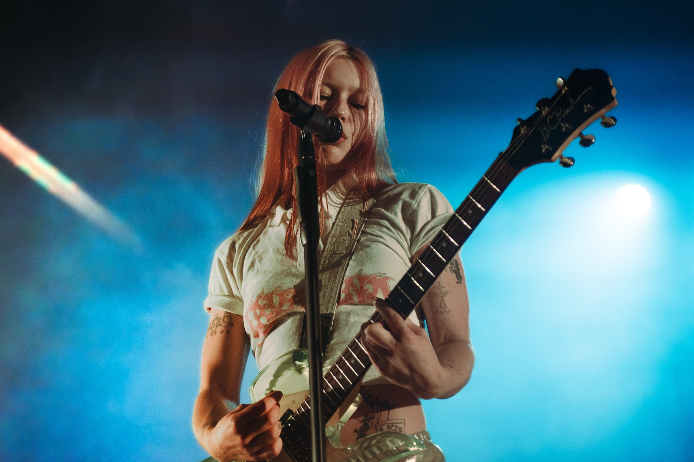 REVIEW: Wet Leg w/ Hana Vu, mary in the junkyard | 9.23.25 @ Marathon Music Works [PHOTOS]