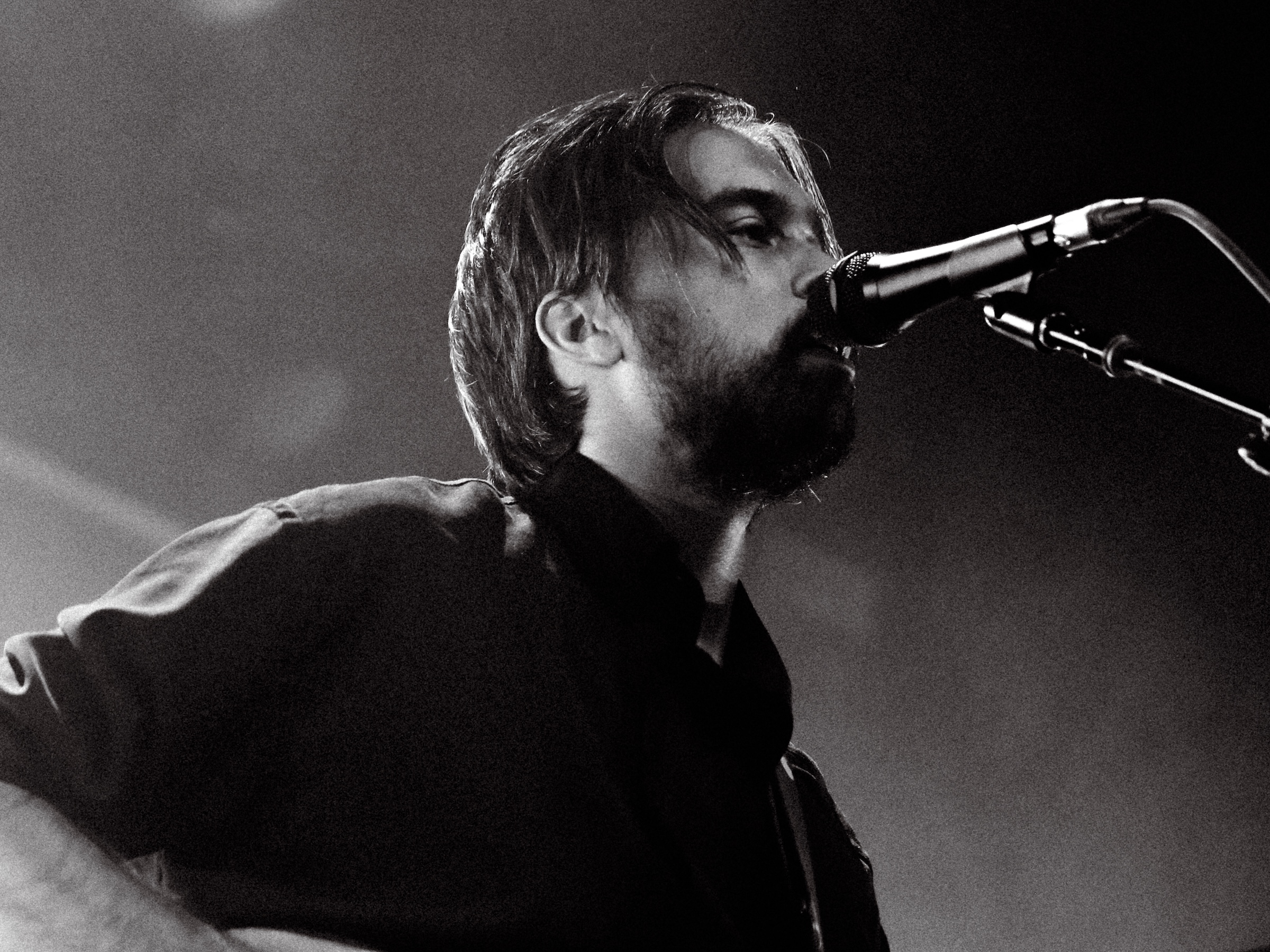 REVIEW: Alex G w/ Nilüfer Yanya | 10.4.25 @ The Ryman Auditorium [PHOTOS]