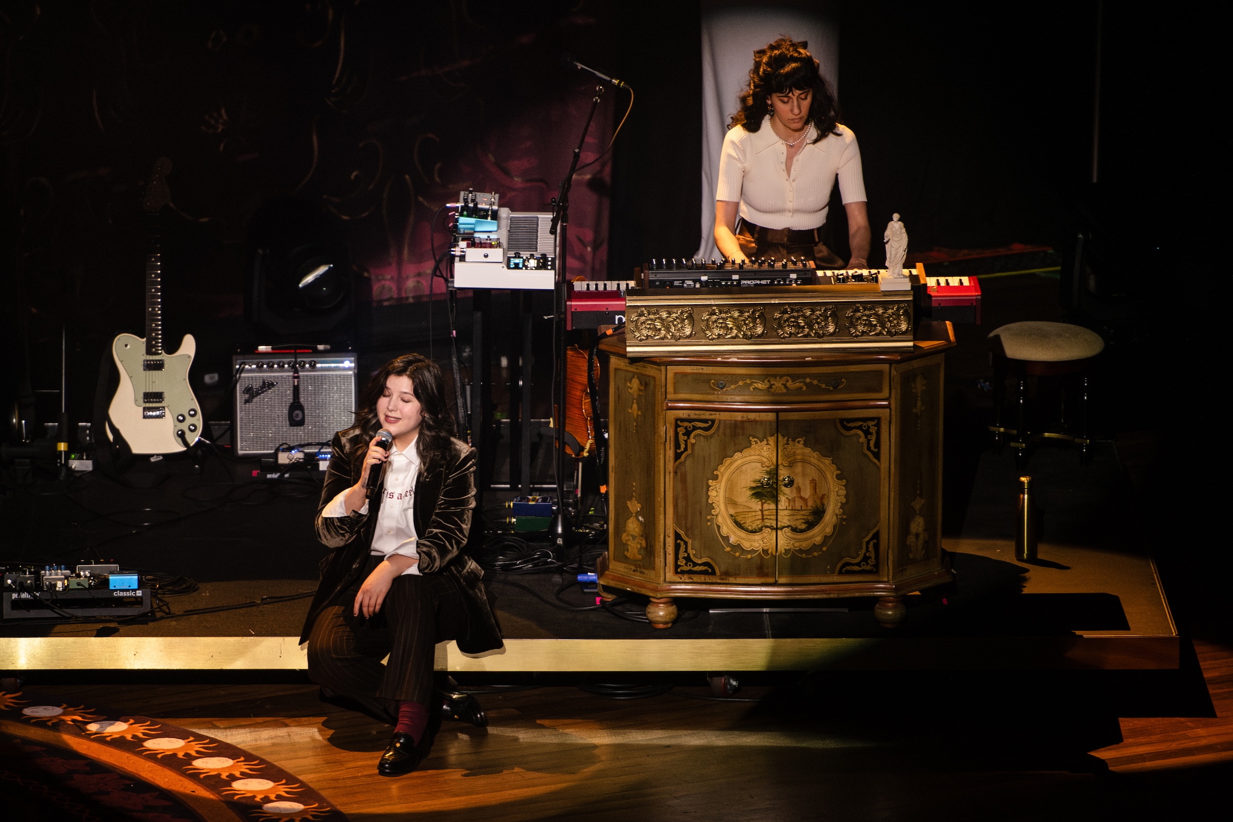 REVIEW: Lucy Dacus w/ Katie Gavin & jasmine.4.t | 4.29.25 @ The Ryman Auditorium [PHOTOS]